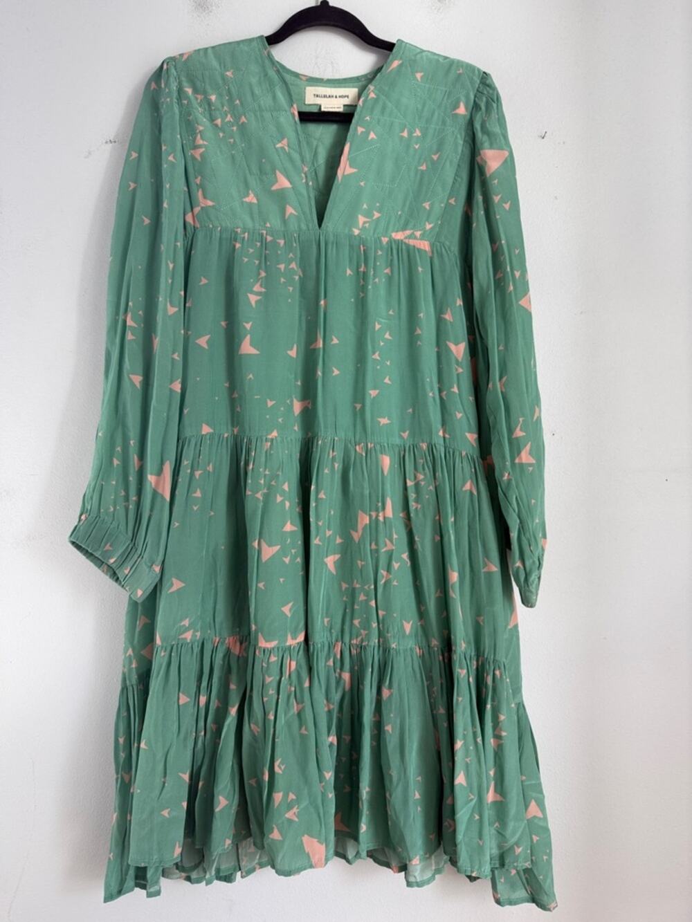 Tallulah & Hope Starling Burst arrow print long sleeve tiered  V-neck dress sz 6